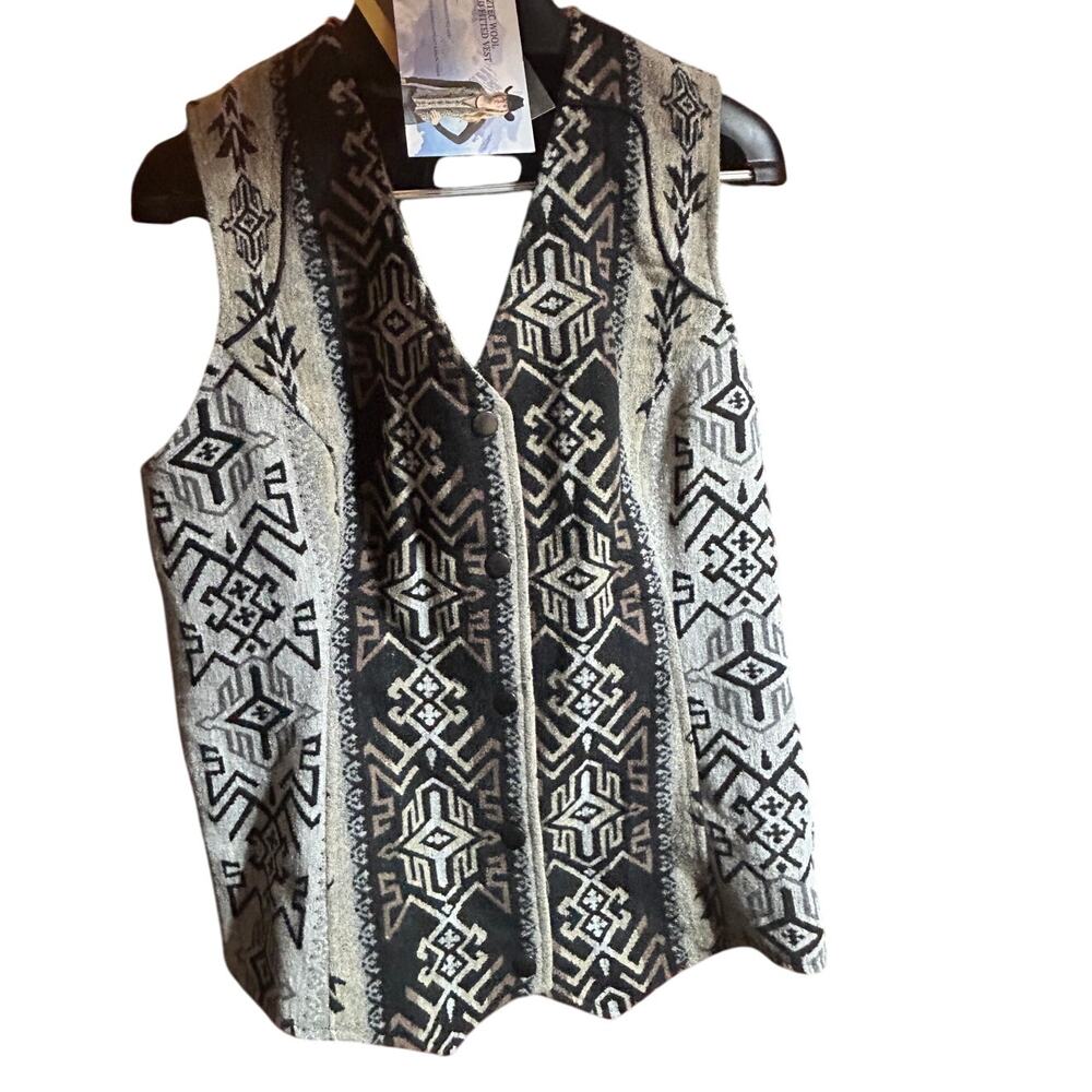 Jacquard Vest in Aztec solid heather wool
